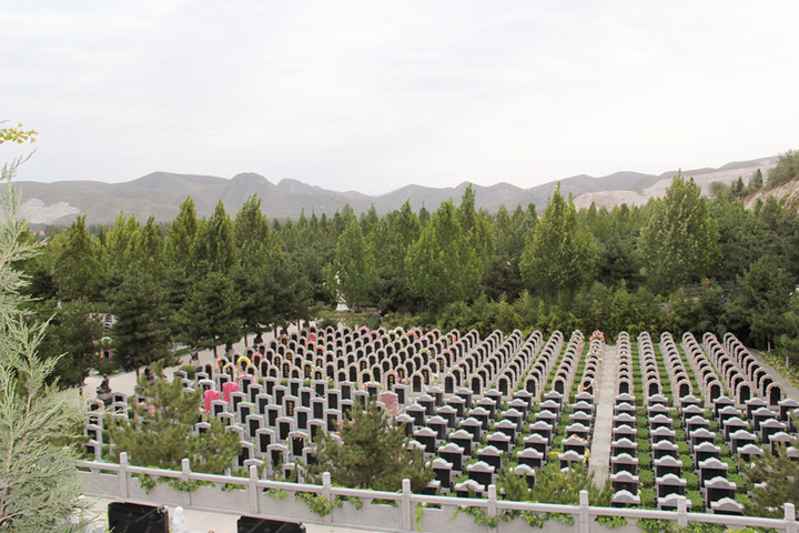 灵山宝塔陵园怎么样？灵山宝塔陵园优缺点